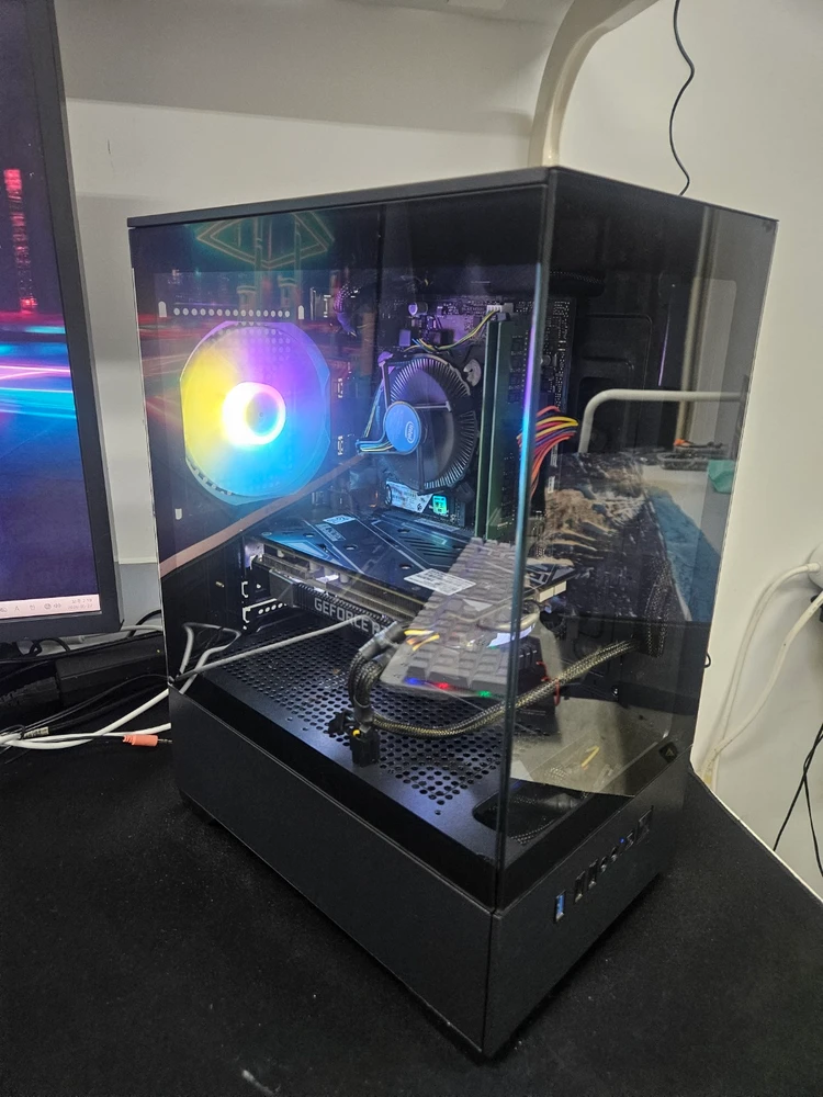게이밍 컴퓨터 본체 i7-8700 / RTX 2060 SUPER / DDR4 32GB - 안심되는 중고거래