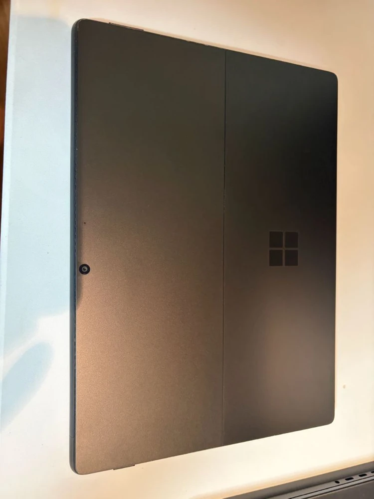 서피스 프로 8 블랙 8GB 256GB 이미지