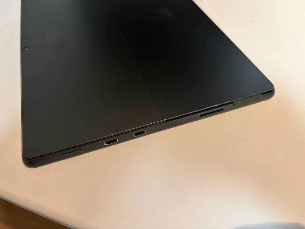 서피스 프로 8 블랙 8GB 256GB 이미지