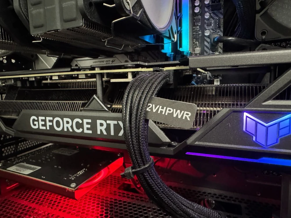 고사양 게이밍 컴퓨터 완본체 (5800x3d / 4070ti / 32G / 3TB) 이미지