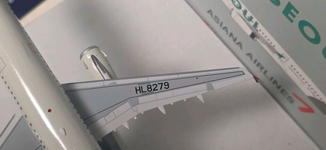 가격인하)인플라이트1:200 아시아나항공 A321-200 HL8279비행기모형 판매합니다 이미지