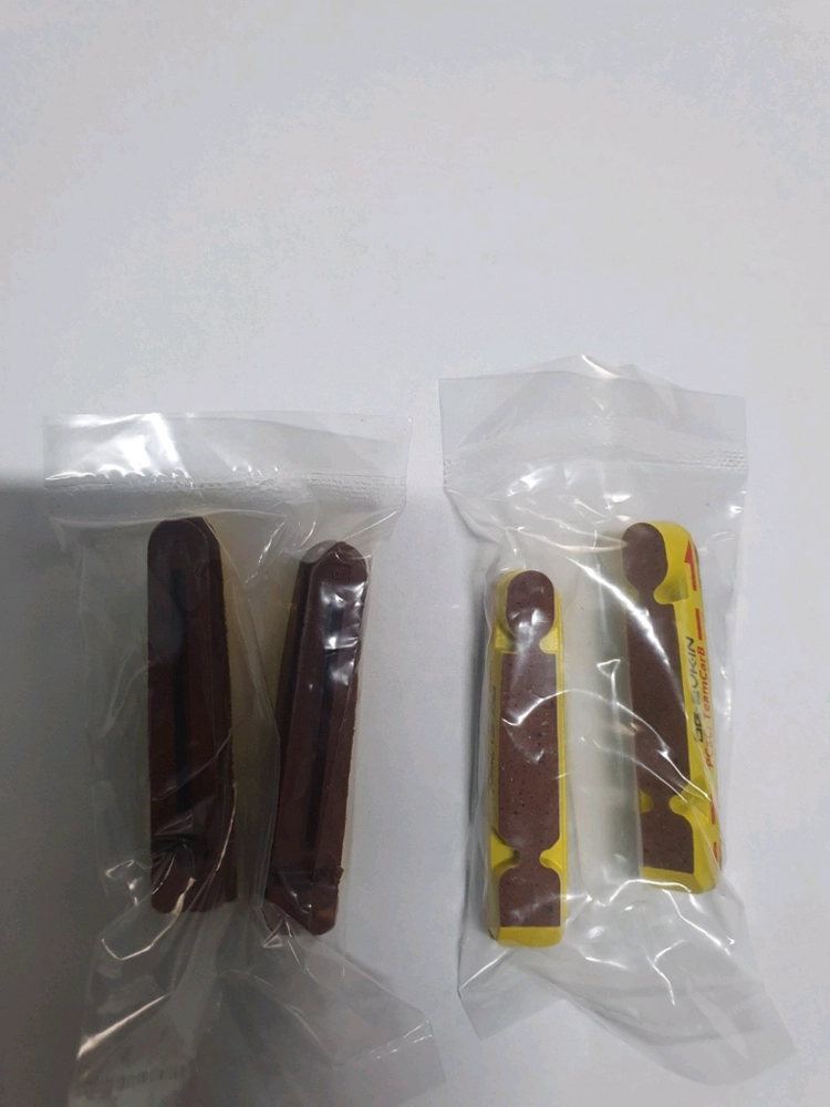 카본 브레이크 슈(패드) 앞1쌍 . 뒤1쌍 . ( 총2쌍). 이미지
