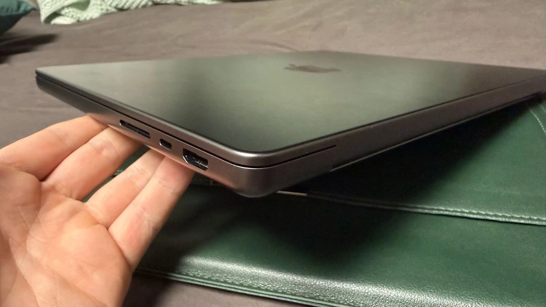 맥북프로 macbook pro 14 m3 pro 14인치 이미지