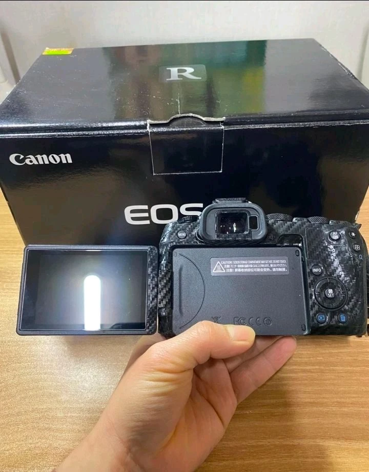 캐논 카메라 R8 거의새것 - 안심되는 중고거래