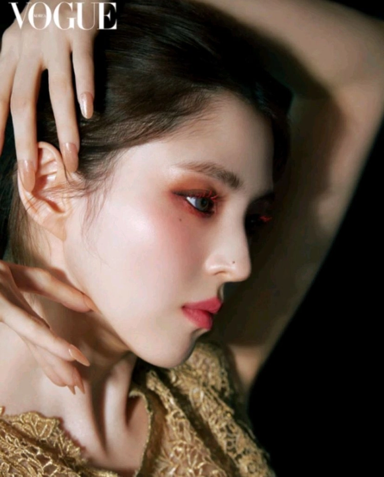 [한정판/새상품] 디올 홀리데이 포에버 스킨 글로우 쿠션 0N 뉴트럴 그랑발 NEW 케이스 앤드 리필 이미지