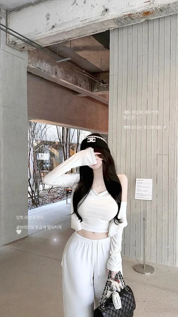 (포장째새상품) 글램니 골반보정포켓 4계절 후들쭈리 트레이닝 팬츠 아이보리 에이블리 이미지