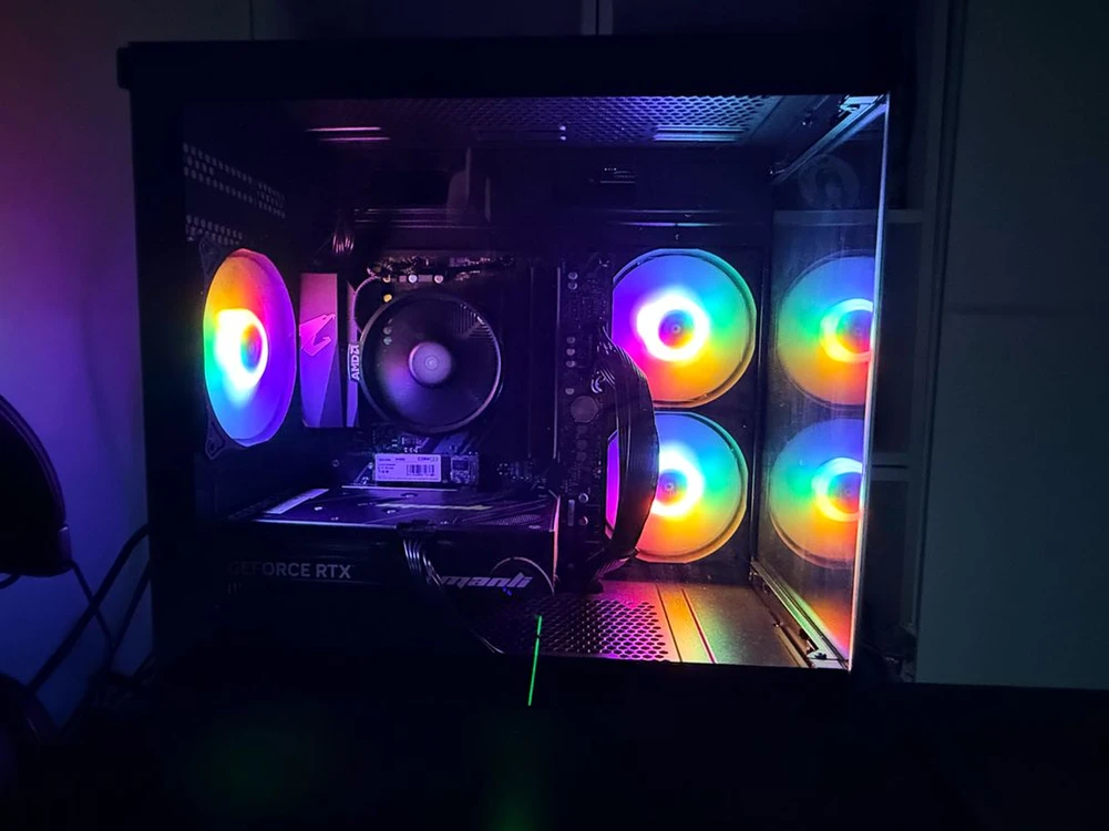 라이젠 5600+ RTX 5060 팝니다 - 안심되는 중고거래