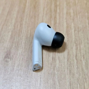 갤럭시 버즈3FE 실버 왼쪽 이미지