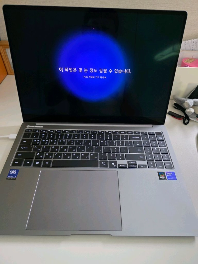 신품급 갤럭시 북5프로 노트북 울트라5 16램 SSD 512GB 이미지