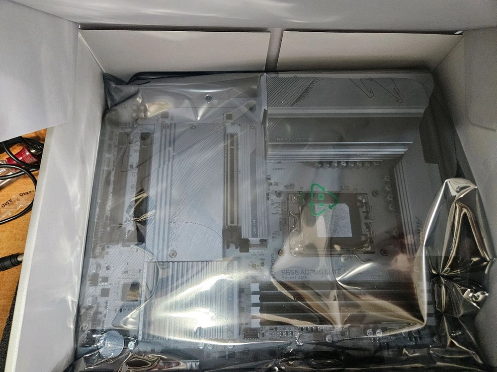 [GIGABYTE]B650 AORUS ELITE AX ICE (AMD B650/ATX) 이미지