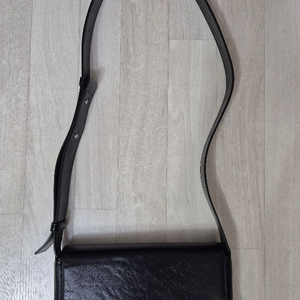 [거의새것] 파인드카푸어 마크백 26 크링클드 블랙 (26x13x5cm) 1~2회 사용 미니백 이미지