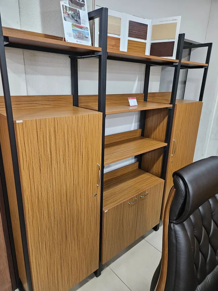 중역책상 의자 수납장 중역용 책장 의자 테이블 사무용가구 02-3482-3633 이미지