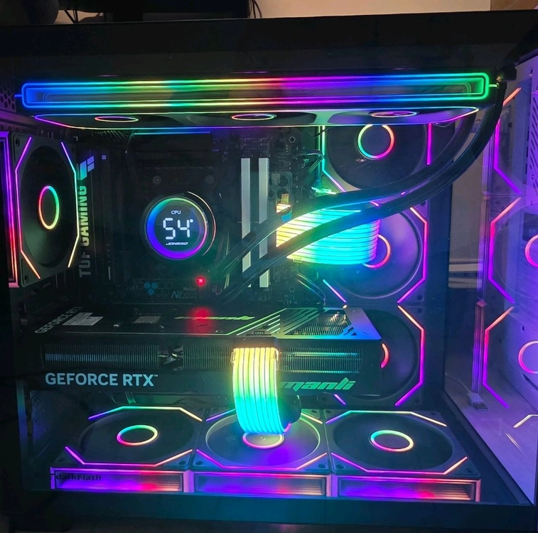라이젠7 9800X3D RTX5070TI 하이엔드본체 팝니다 이미지