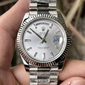 롤렉스 데이데이트 실버 바게트 다이얼 화이트 골드 금통 40mm 텅스텐 무게구현 이미지