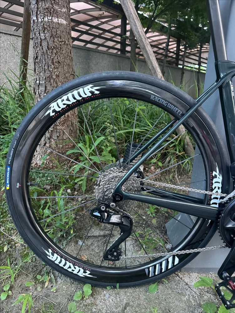 아르마 블레이드 로드 카본 45mm 카본 스포크 휠셋 이미지