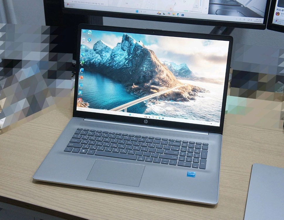 HP 인텔 i3-1215U 램16기가 17.3인치 노트북 팝니다. 수원 - 안심되는 중고거래