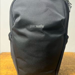pacsafe 백팩 vibe 20L 이미지