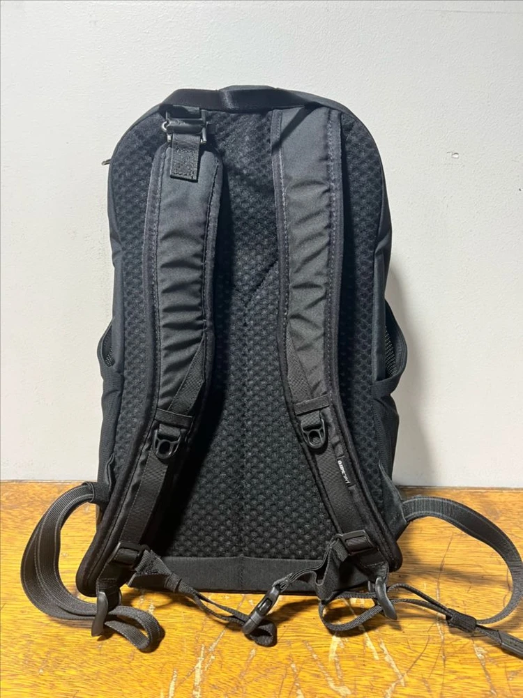 pacsafe 백팩 vibe 20L 이미지