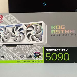 RTX 5090 아스트랄 화이트 ASTRAL 이미지
