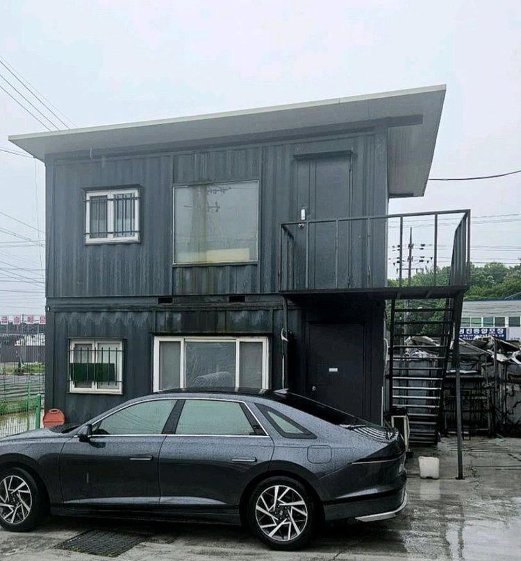 김포 46 중고컨테이너 2 대 + 철계단 이미지