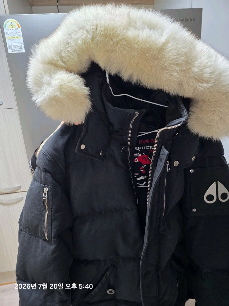 무스너클 쓰리쿼터 자켓팝니다 백화점에서 샀습니다 목동 백화점구매 퍼 엄청많습니다 - 안심되는 중고거래