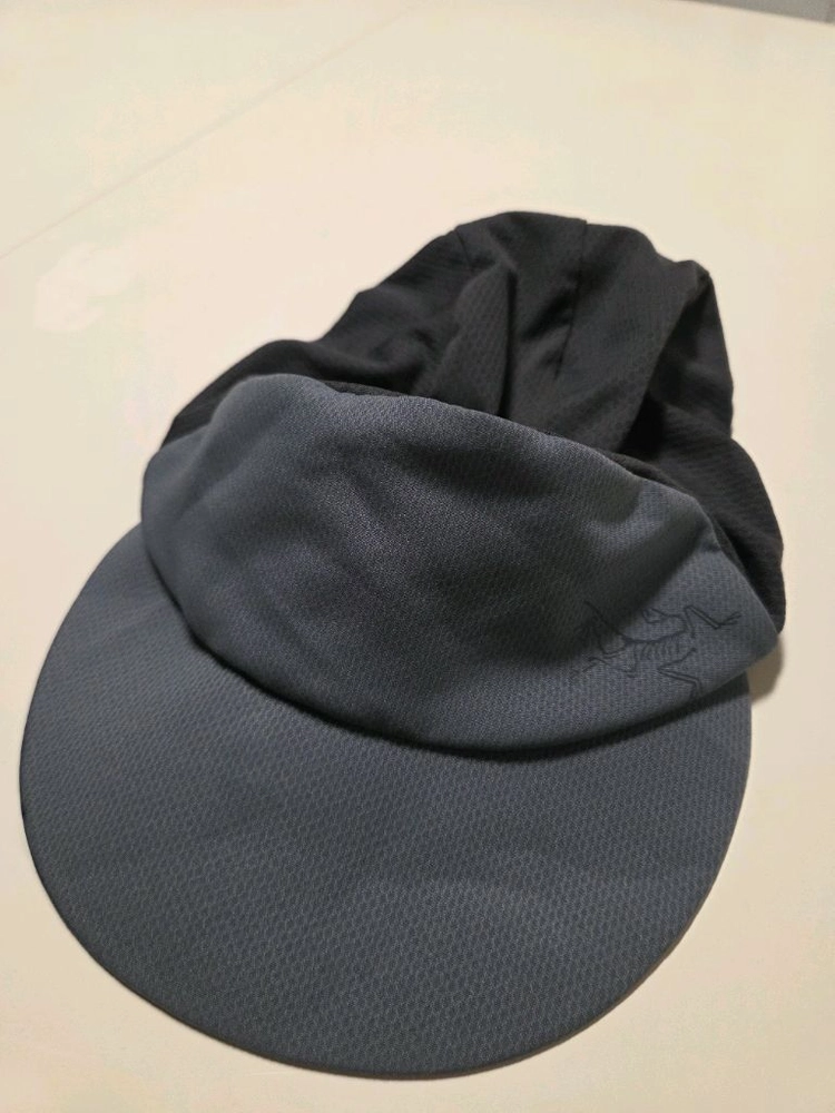 아크테릭스 볼캡 이미지