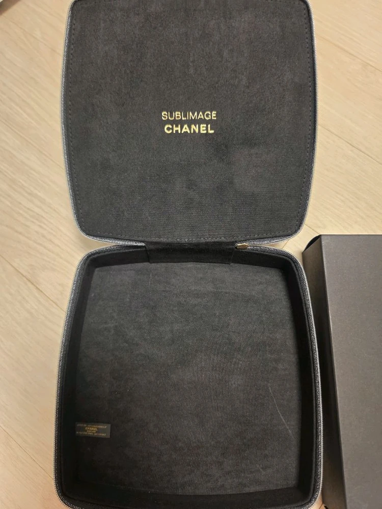 샤넬 수블리마지 파우치 팔아요 이미지