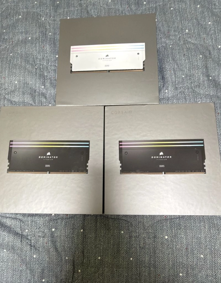 ddr5 48gb 커세어 도미네이터 티타늄 블랙 미개봉 키트 이미지