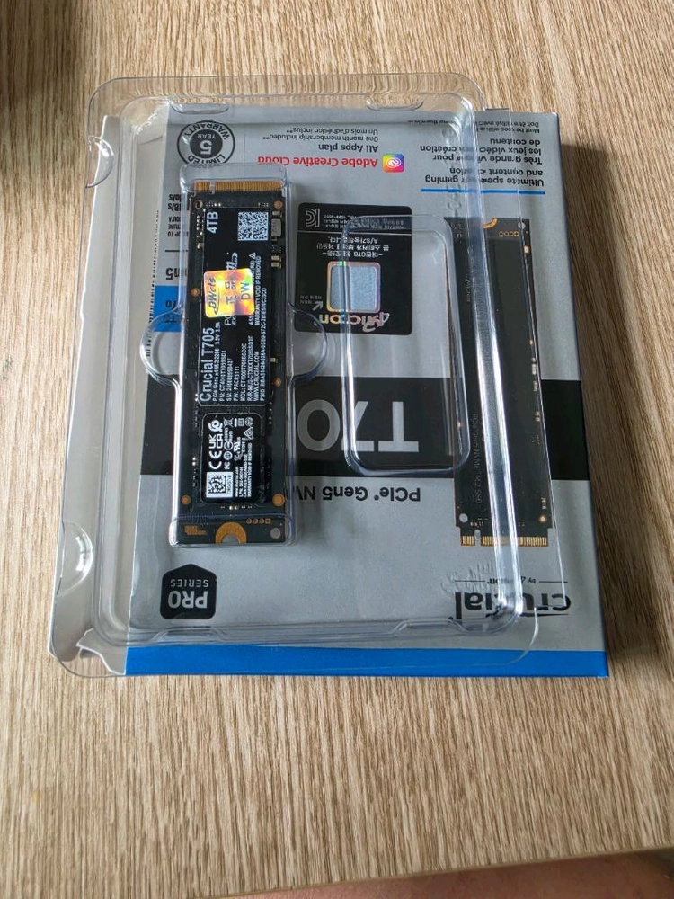 Crucial T705 Gen5 4TB M.2 NVMe SSD 이미지
