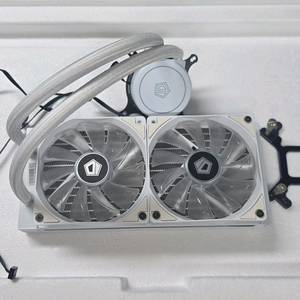 CPU 수냉 쿨러 화이트 이미지