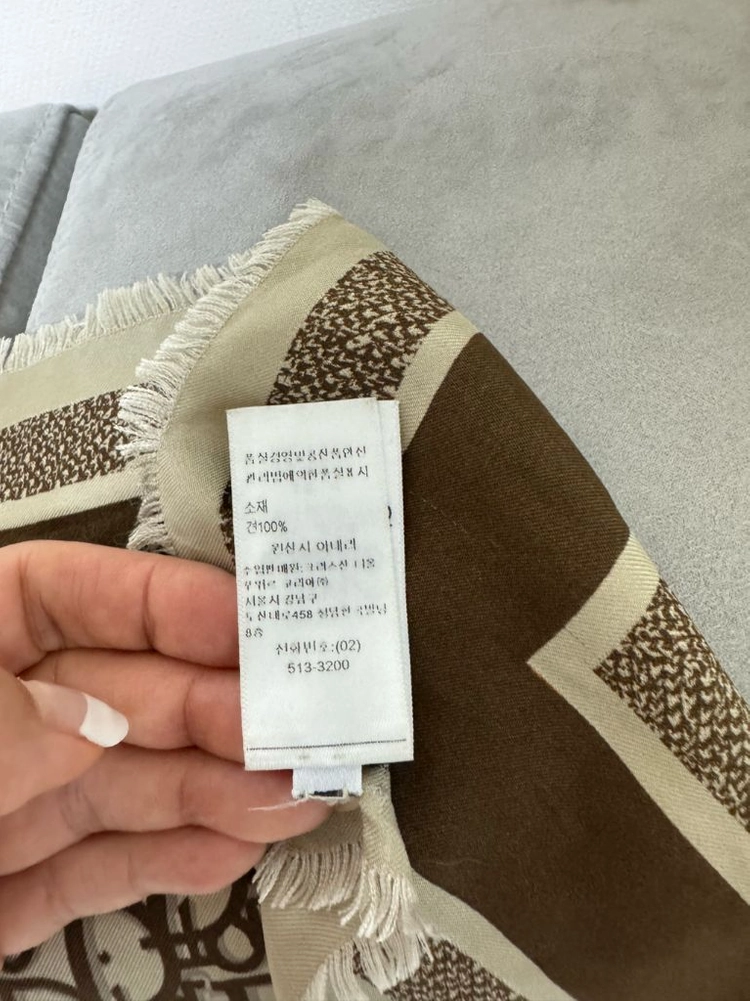 크리스찬 디올 스카프 이미지