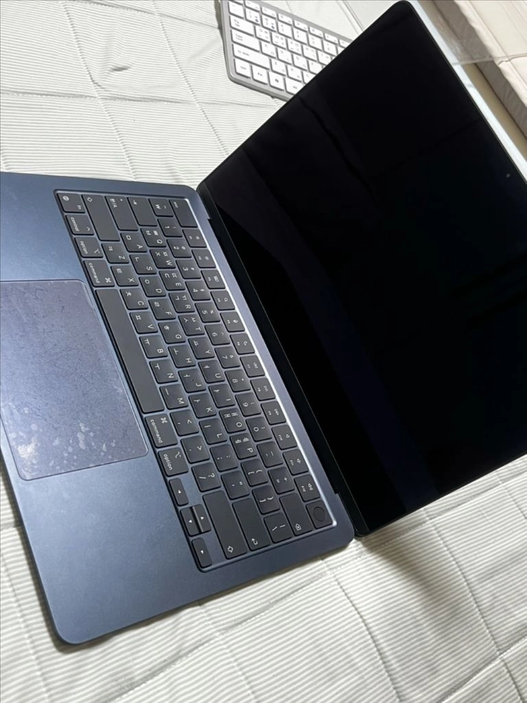 MacBook Air M2 13.6인치 16GB/256GB (S급) 판매합니다. 이미지