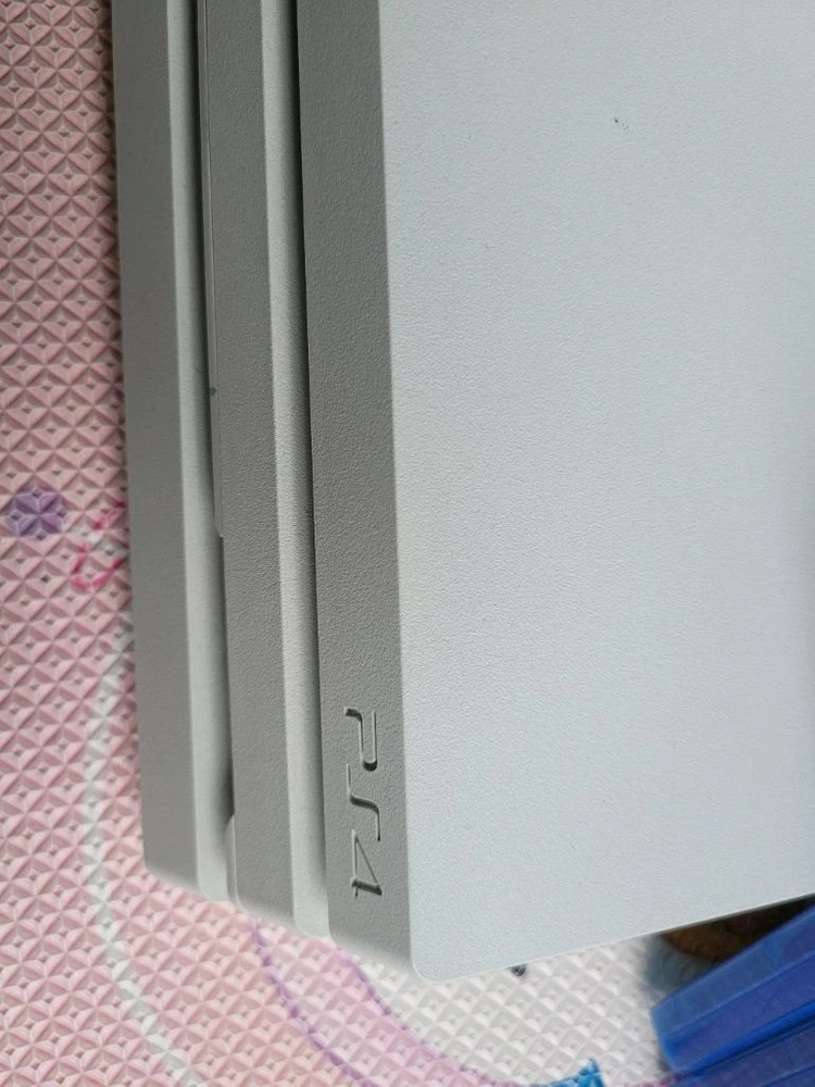 1인 ps4 pro 기본셋 그리고 게임들은 알아서 사가세요 작어놨음 게임리스트여기서 5개이상이나 5만원 이상 사심되 - 안심되는 중고거래