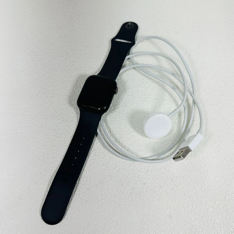 애플워치8 41MM 블랙색상 판매해요. 외관S급+충전기포함 이미지
