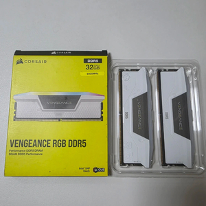 커세어 벤전스 RGB DDR5 32GB (6400MHz) 화이트 이미지