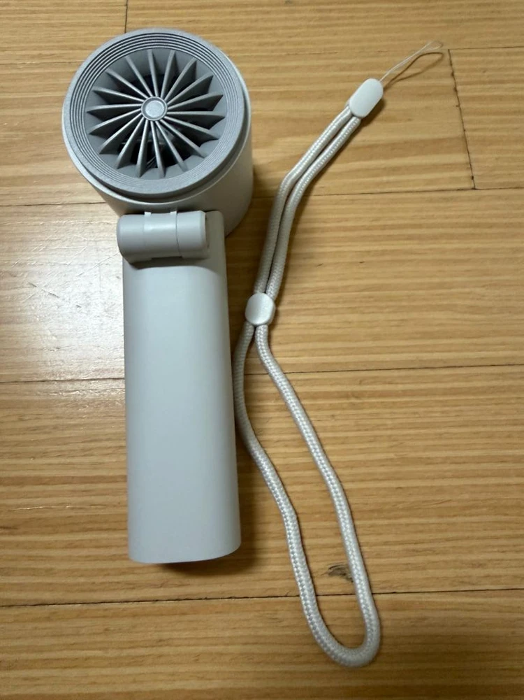 루메나 폴더블 무선 냉각 선풍기 이미지