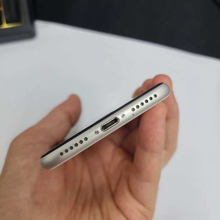.아이폰SE2 128GB 화이트 배터리100% 544649 이미지