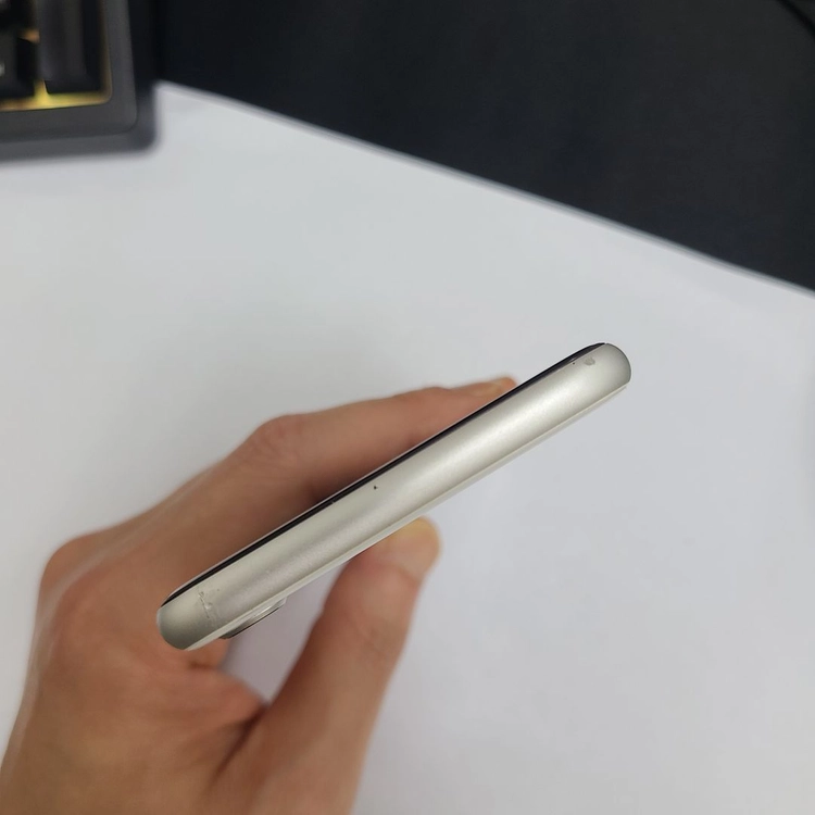 .아이폰SE2 128GB 화이트 배터리100% 544649 이미지