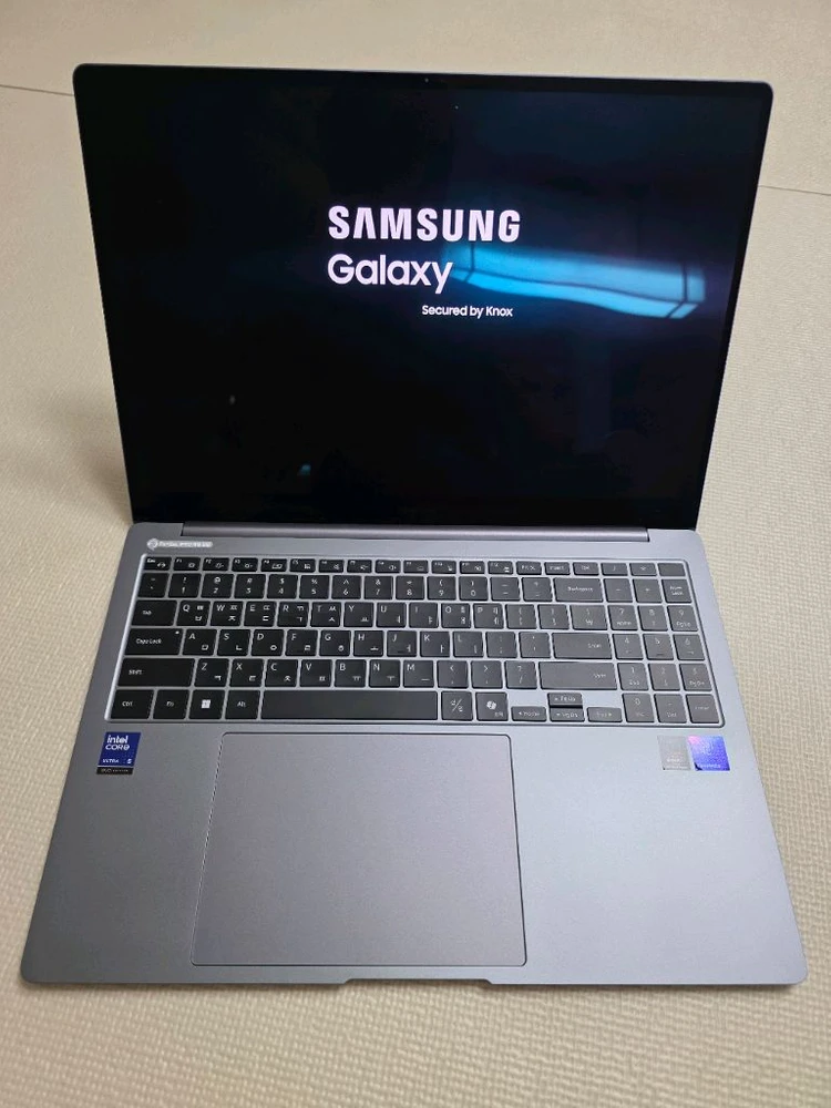 신품급 16인치 갤럭시 북5 프로 울트라5 16램 SSD 512GB - 안심되는 중고거래