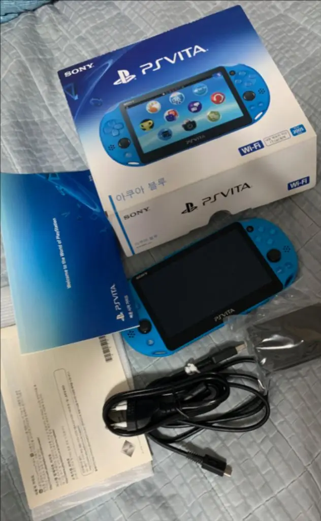 상태 A급 소니 PS비타 PS Vita 2세대 아쿠아블루 컬러 팝니디. - 안심되는 중고거래