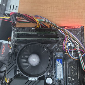 Ryzen 3 3200G + asus TUF B450M pro gamming 보드 반본체 이미지