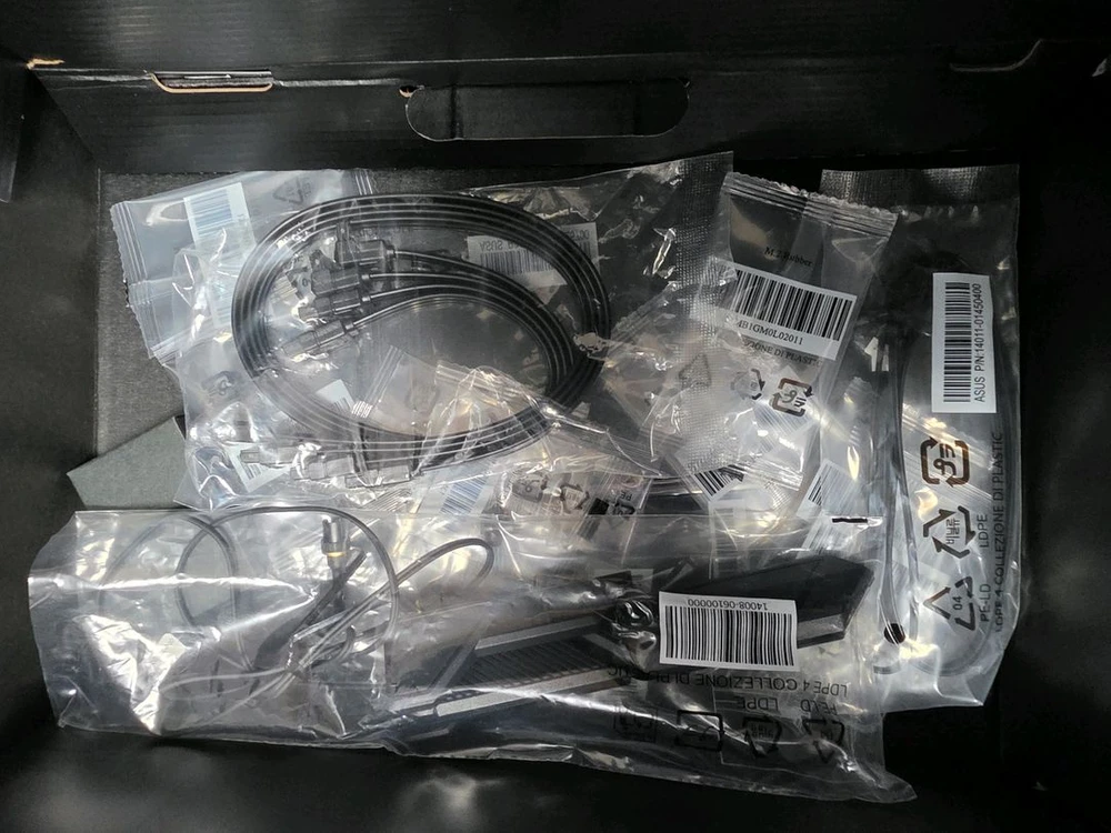 ASUS CROSSHAIR X870E HERO 판매합니다 이미지