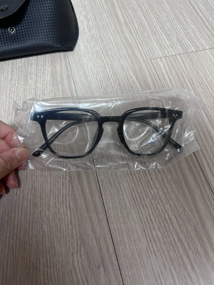 안경테 및 선글라스 이미지