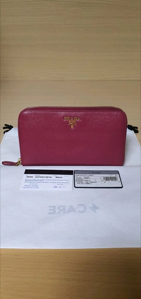 프라다 사피아노 장지갑 핑크 정품A급(보증서O)구찌프라다루이비통디올고야드샤넬셀린느보테가생로랑발렌시아가버버리가방 이미지