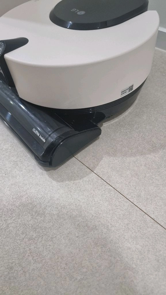 LG오브제 먼지 로봇청소기 R9 A급 먼지스테이션 포함 이미지