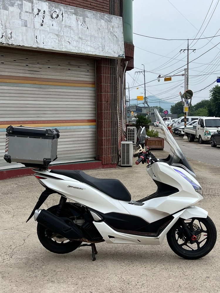 혼다 PCX125 22년식 2만키로대 저렴한 가격에 판매합니다 이미지
