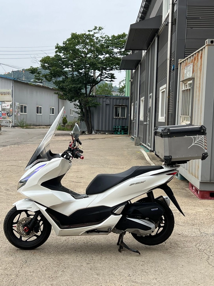 혼다 PCX125 22년식 2만키로대 저렴한 가격에 판매합니다 이미지