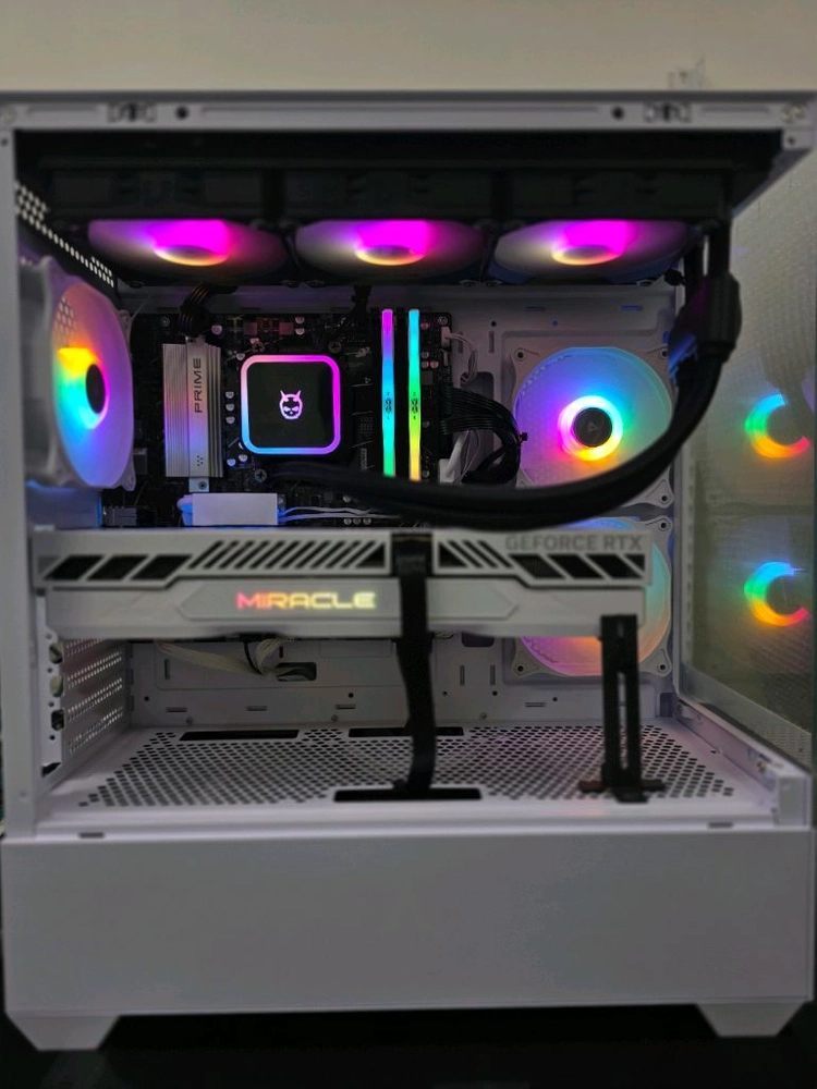 7800x3d 5070ti 데탑 팝니다 - 안심되는 중고거래