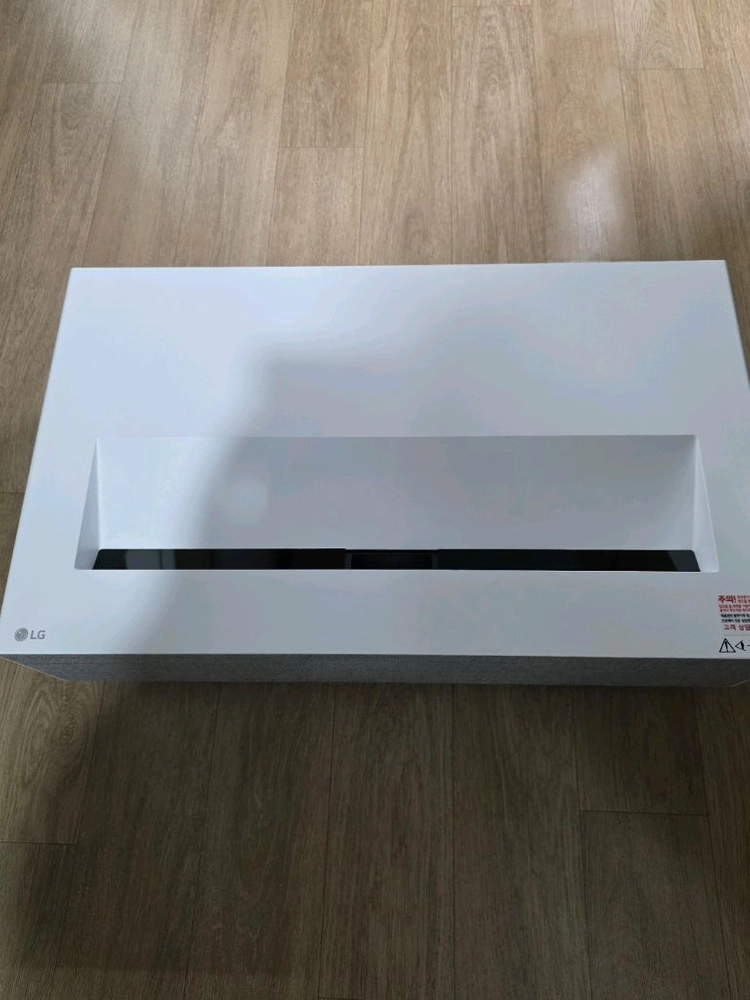 LG 시네빔 초단초점 4K HU715QW 빔프로젝터 이미지
