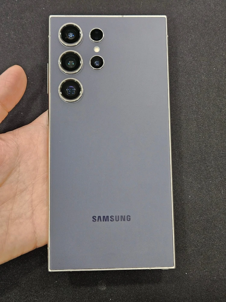 갤럭시S24울트라 256GB 이미지
